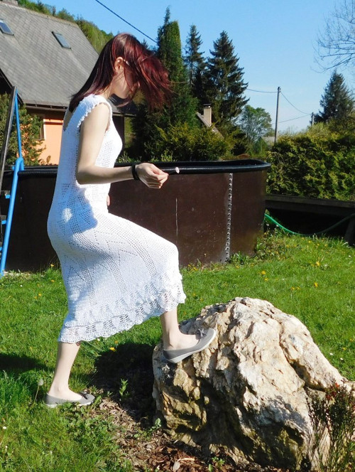 Dlouhé bílé šaty — foto 5