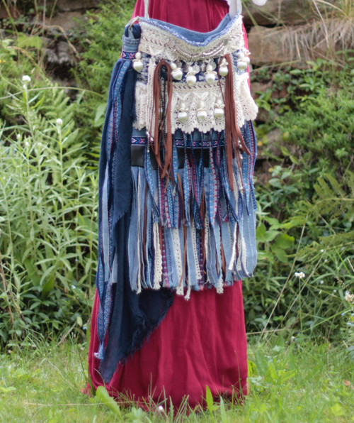 Jeansová hippie kabelka se strapci — foto 5