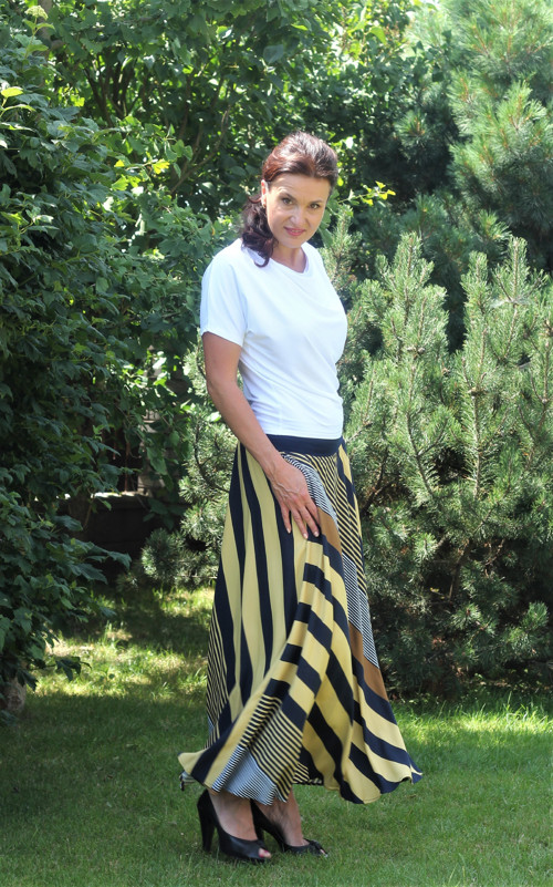 Polokolová sukně s pruhy — foto 5