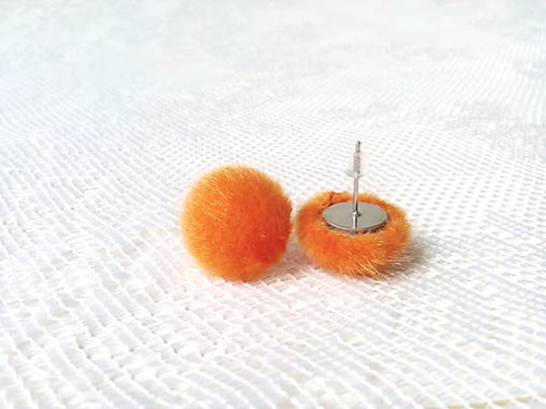 Chlpaté náušničky (oranžové) — foto 2