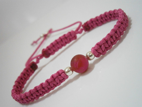 Růžový náramek s Achátem (macramé) — foto 2