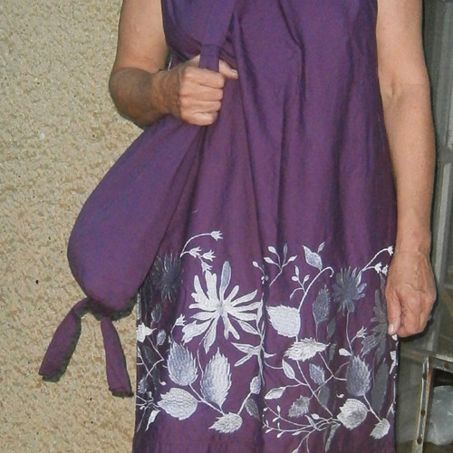 Fialové vyšívané s ruksakom — foto 2