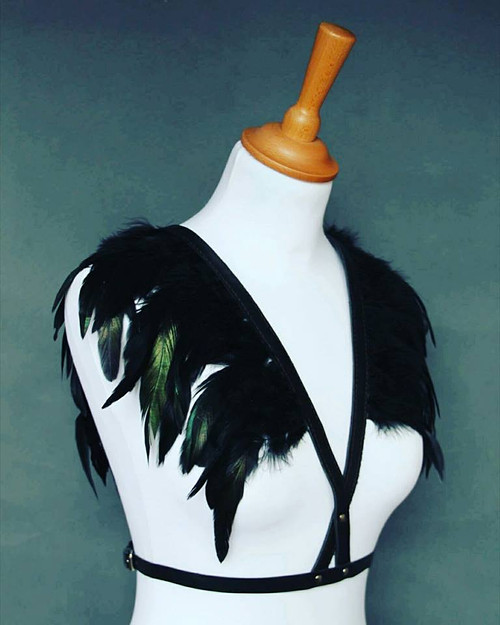 Kožený postroj s peřím,černá,Feather Harness — foto 2