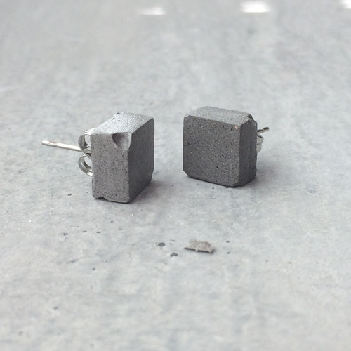 Betónové náušnice Half - Cube gray — foto 3