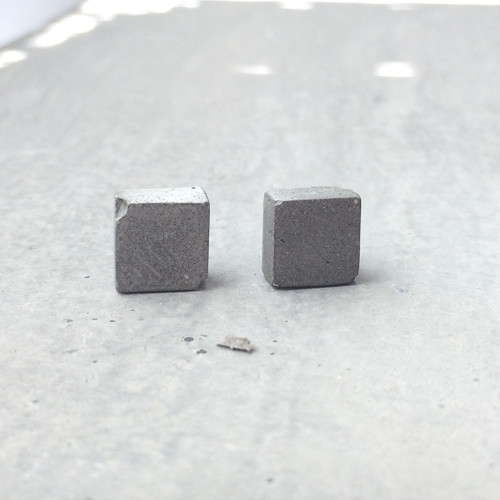 Betónové náušnice Half - Cube gray — foto 4