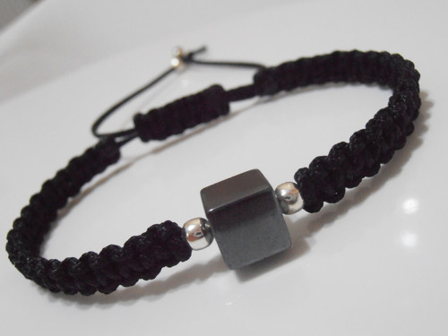 Černý náramek s Hematitem (macramé) - Unisex — foto 4