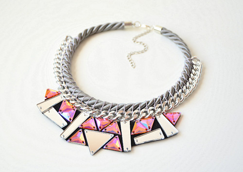 Náhrdelník Grey Rope Pink Triangles — foto 3