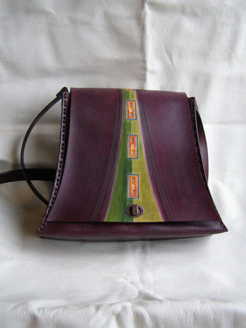 Fialová - prolomené boky — foto 3
