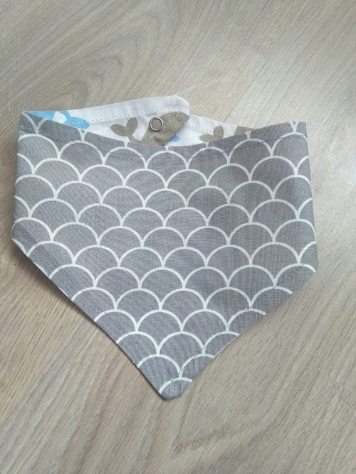 Slintáček - šáteček kolem krku — foto 3