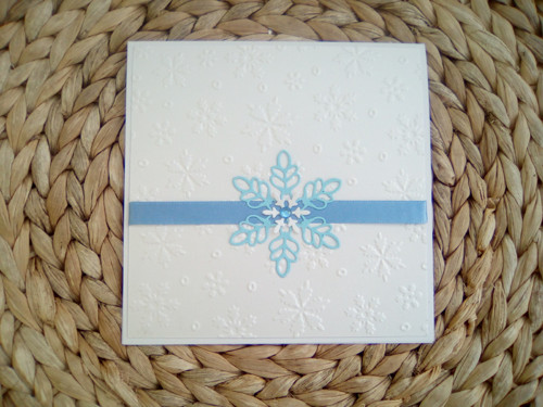 Let it snow, let it snow - bledě modré — foto 2