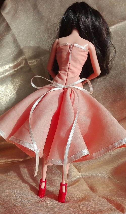 Šaty pro Barbie — foto 3