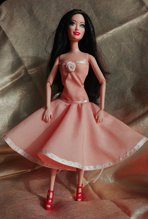 Šaty pro Barbie — foto 5