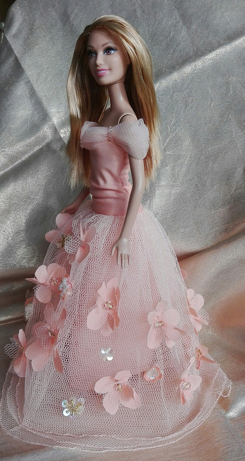 Šaty pro Barbie — foto 3