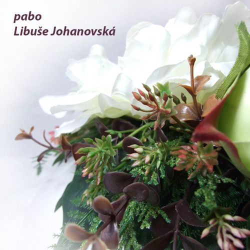 Bílá pivoňka — foto 4