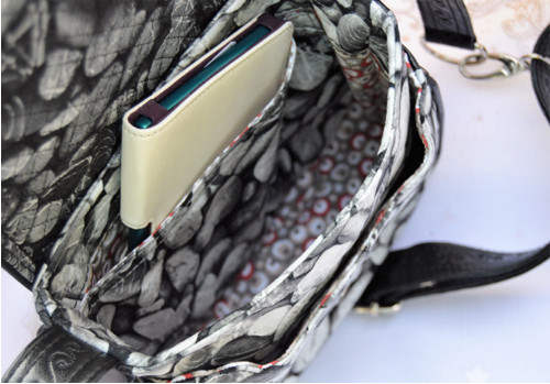 ...oblázky... CROSSBODY — foto 5