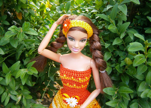 Oranžové šatky pro Barbie — foto 2