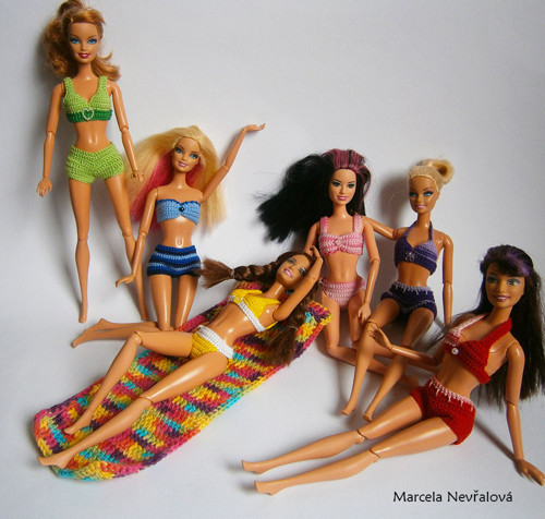 Žluté plavky pro barbie — foto 3
