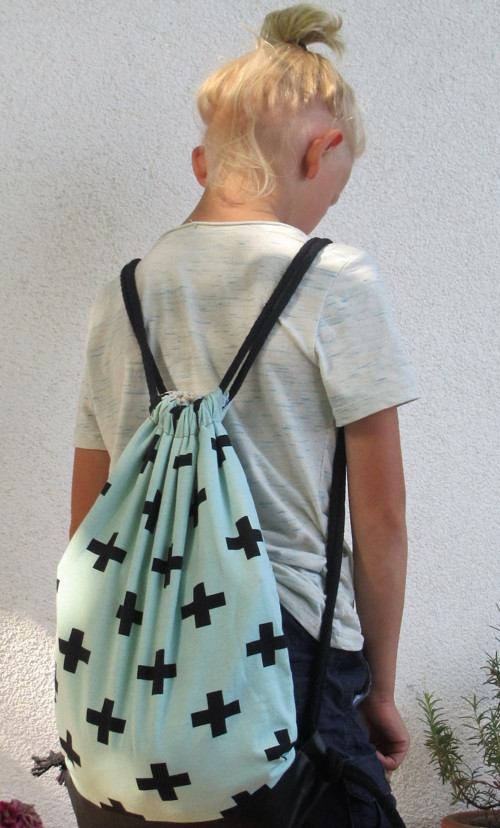 Batůžek s křížky — foto 2