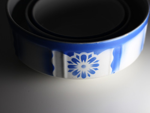 Krásná sada porcelánových misek — foto 2