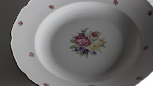 Porcelánová mísa poseta růžemi — foto 2