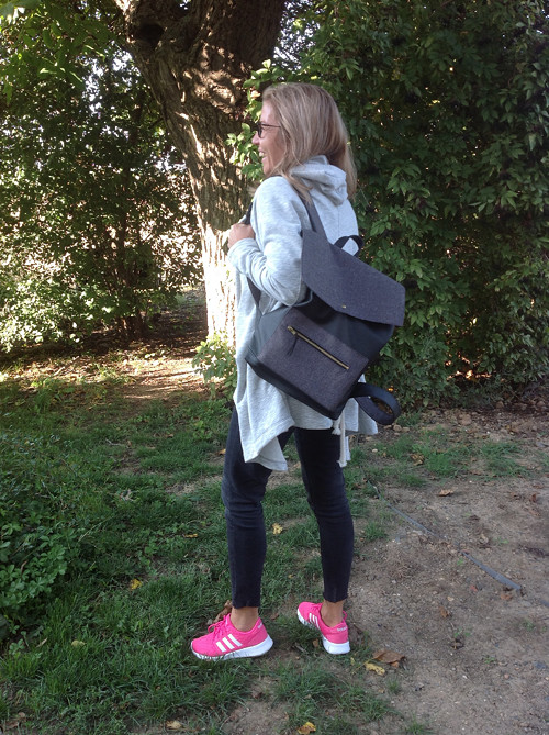 Black backpack — foto 4