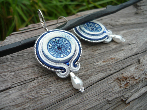 Soutache náušnice FOLK ornamentky modro-bílé — foto 2