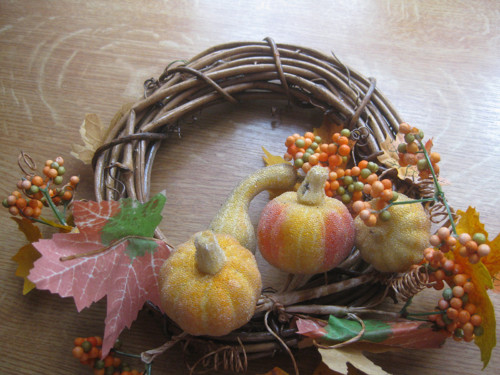 Halloweenská dekorace-věneček — foto 5