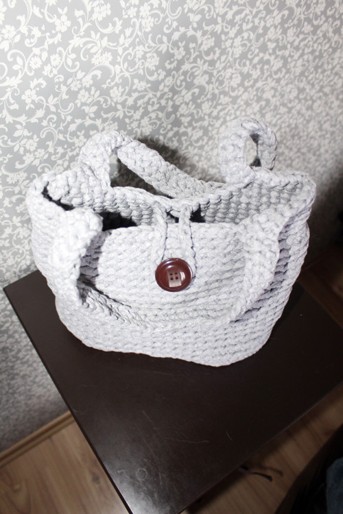 Šedá kabelka — foto 5