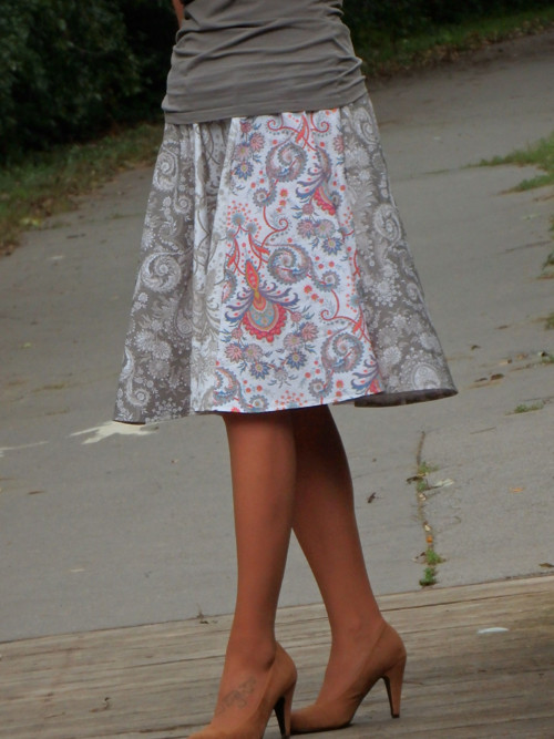 Tříbarevná sukně — foto 2