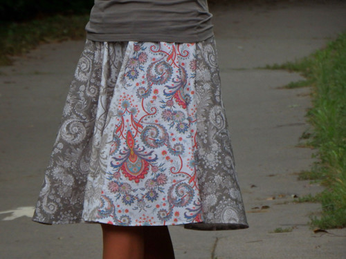 Tříbarevná sukně — foto 4