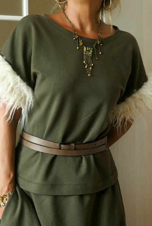 Khaki komplet s kožešinkou — foto 5