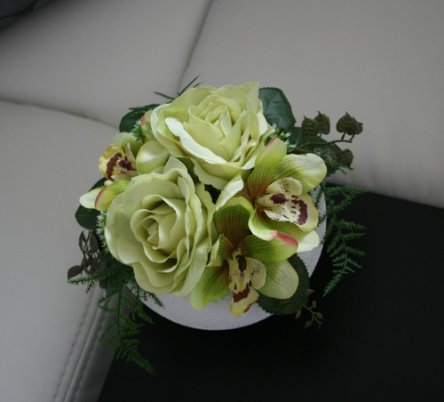 Koule s růžemi a orchidejemi do zelena — foto 2