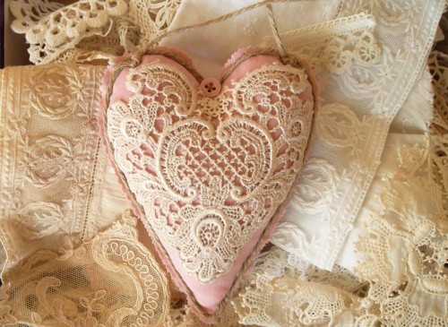 Větší se starožitným ornamentem..... — foto 3