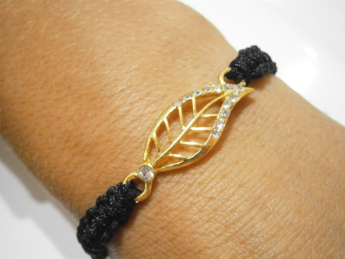 Elegantní náramek - černozlatý (macramé) — foto 4