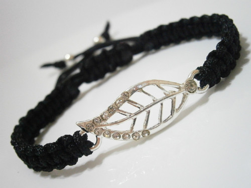 Elegantní náramek - černostříbrný (macramé) — foto 2
