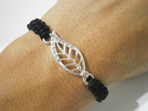 Elegantní náramek - černostříbrný (macramé) — foto 4