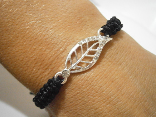 Elegantní náramek - černostříbrný (macramé) — foto 5