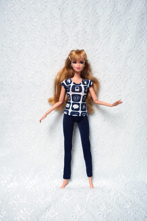 Modrý komplet pro Barbie — foto 2