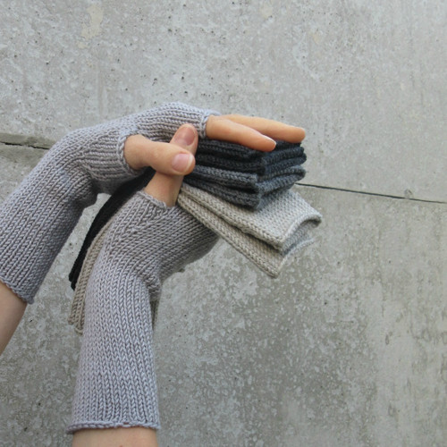 Stříbrošedé ... návleky — foto 2