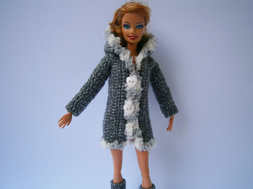 Šedý kabátek pro Barbie — foto 2