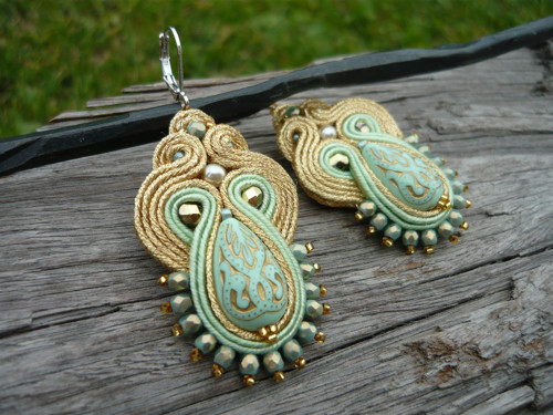 Soutache náušnice Oriental Gold Mentol — foto 3