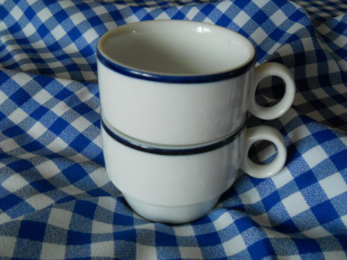 Silnostěnné stohovatelné hrnky — foto 2