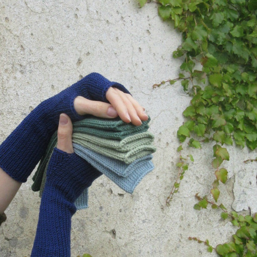 Tmavomodré ...návleky — foto 2