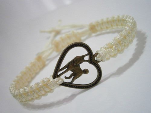 Náramek s pejskem (macramé) — foto 3