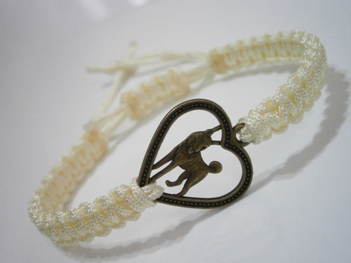 Náramek s pejskem (macramé) — foto 4