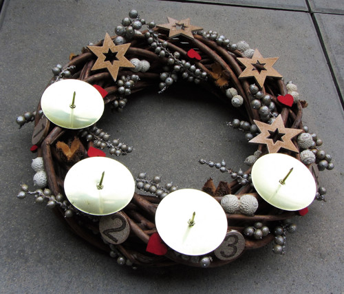 Zlatavý adventní svícen — foto 2