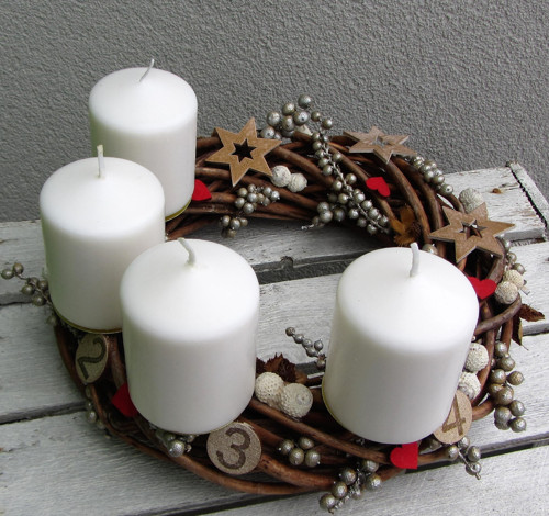 Zlatavý adventní svícen — foto 4