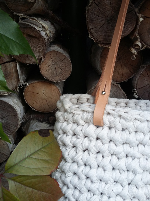 Ecru kabela s koženými uchy — foto 3