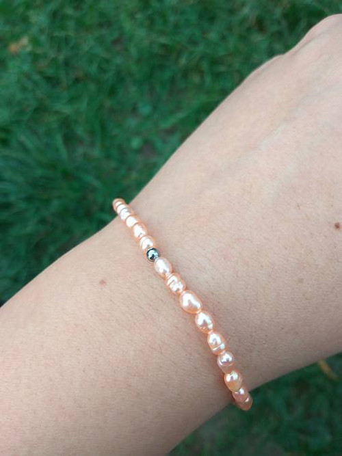 Elastický náramok zo sladkovodných perál Peach — foto 2