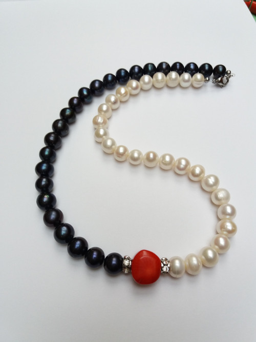 Black, red & white — foto 2
